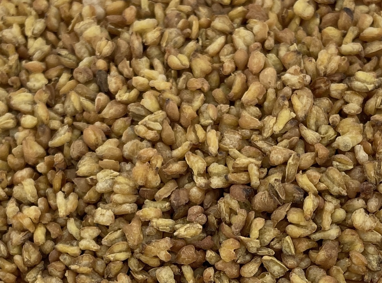 Il s’agit d’une infusion traditionnelle japonaise faite à partir de grains de sarrasin grillé.