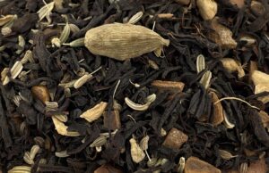 Laissez-vous emporter par les parfums envoûtants du Chai, ce thé noir épicé emblématique venu d’Inde.