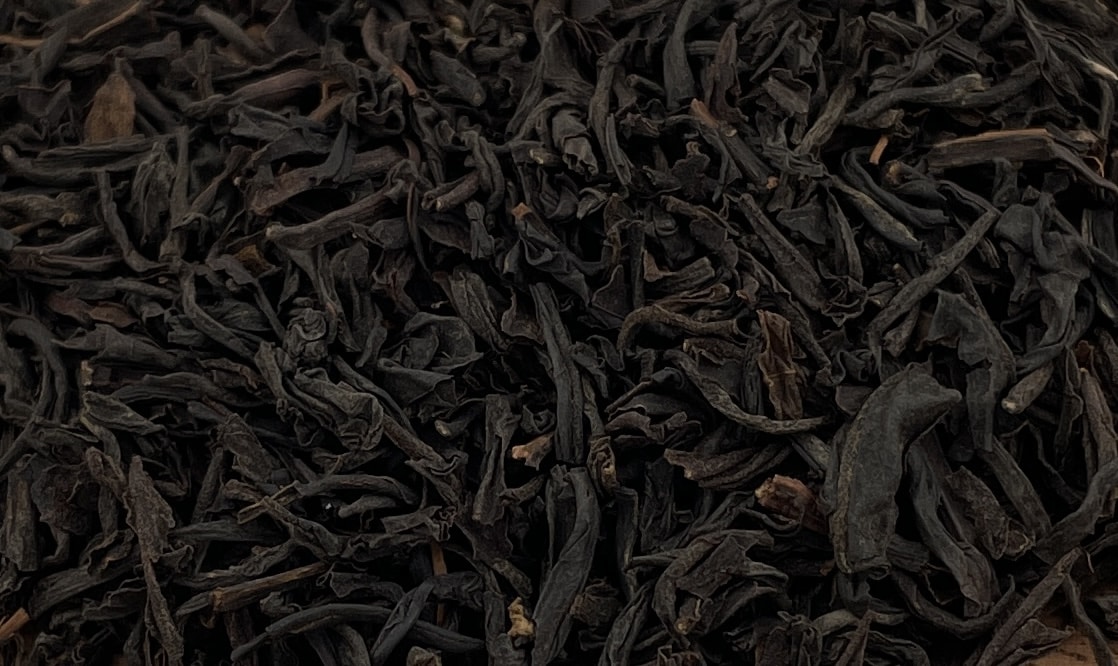 Thé noir savoureux et épicé.