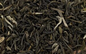 un thé vert chinois de très haute qualité, réputé pour son arôme floral intense, sa délicatesse