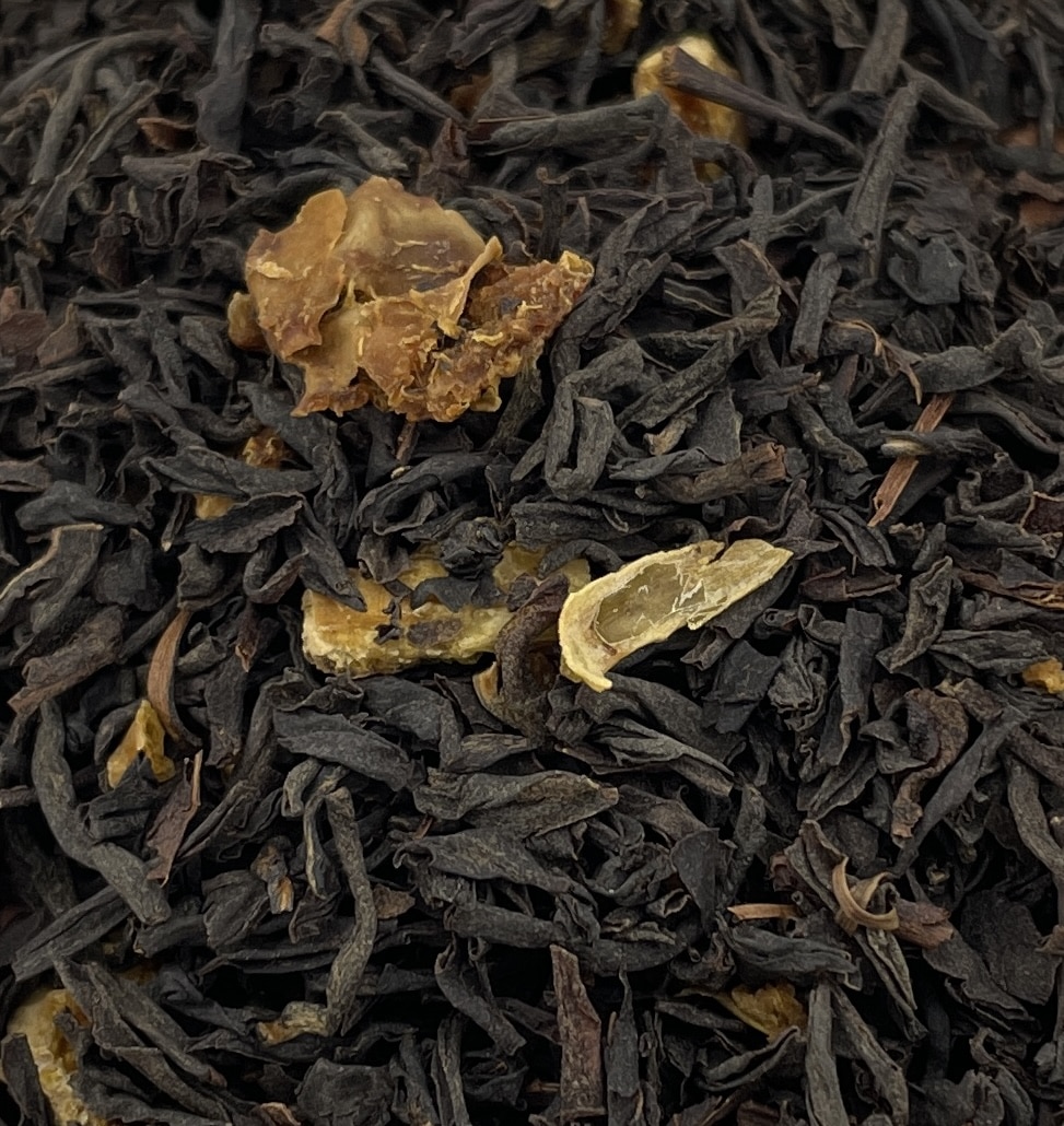 Mélange raffiné et subtil entre la puissance du Thé noir et la fraîcheur pétillante des agrumes relevé d’une note florale apaisante.