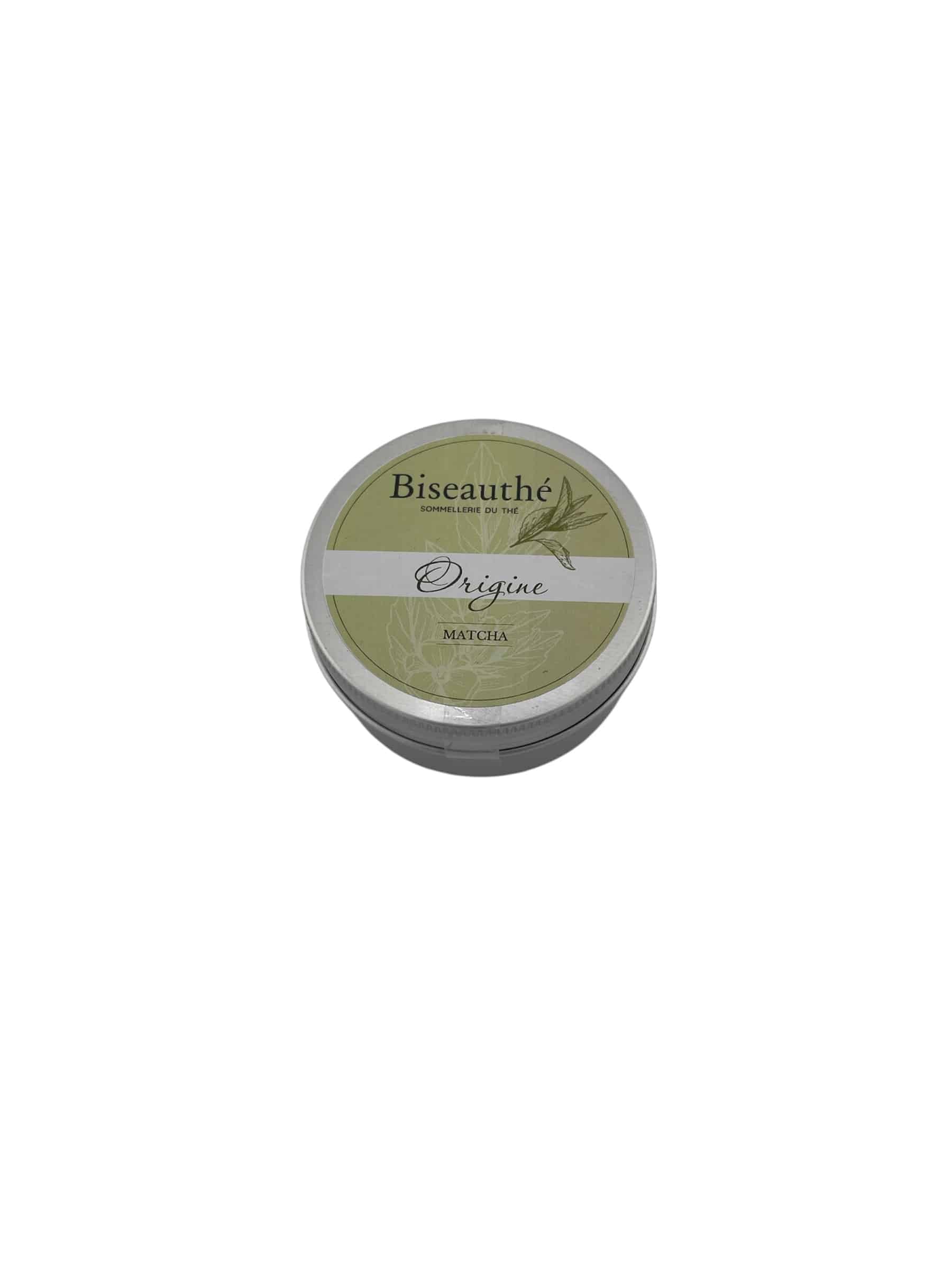 Poudre de thé vert matcha fine et onctueuse, Sa saveur est umami et sa texture est soyeuse.